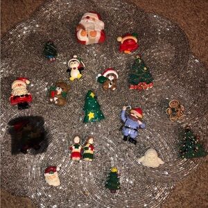 Lot  17 Vintage Christmas Pins